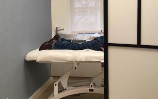 lado da cortina cortisona